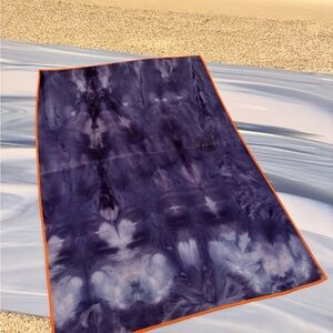 Yogitoes by Manduka Hand Towel